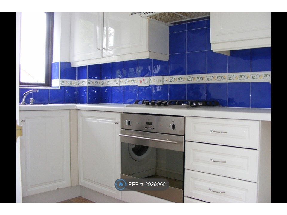 Property photo 2 of 11 Kitchen
