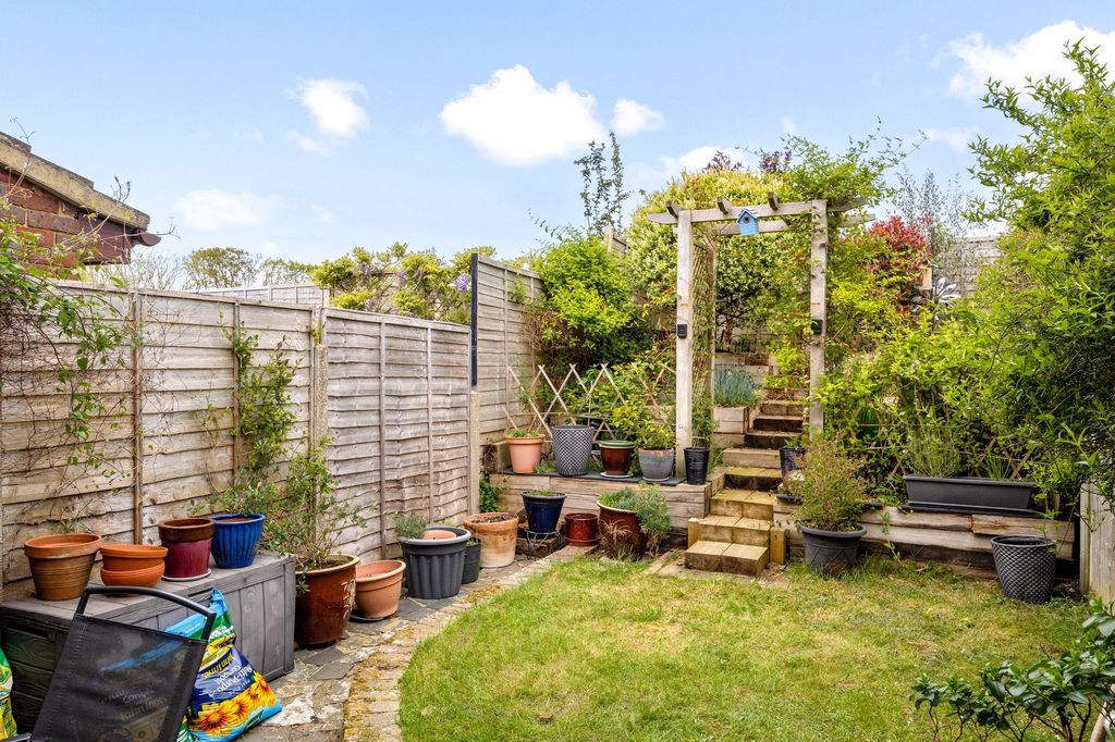 Property photo 3 of 19