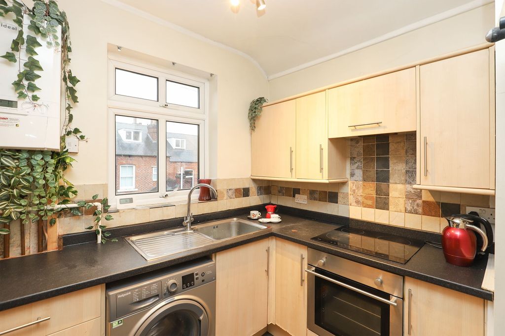 Property photo 2 of 16
