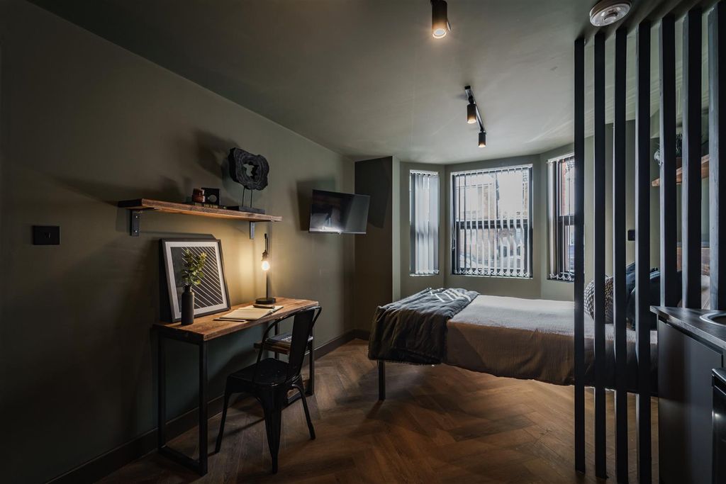 Property photo 3 of 11 015-A7R07827-Hdr.Jpg