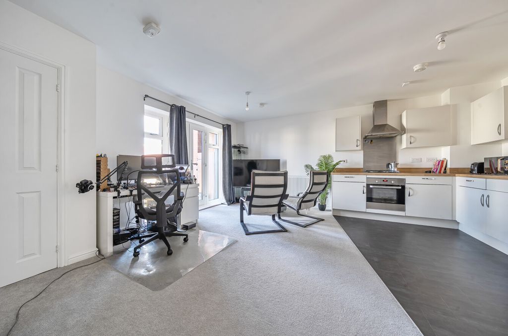 Property photo 3 of 8