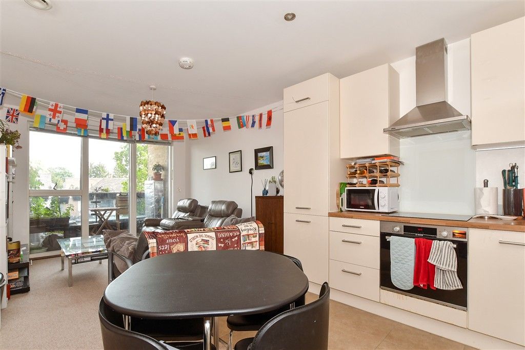Property photo 3 of 14 Lounge/Dining Room
