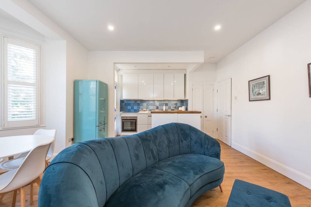 Property photo 3 of 8