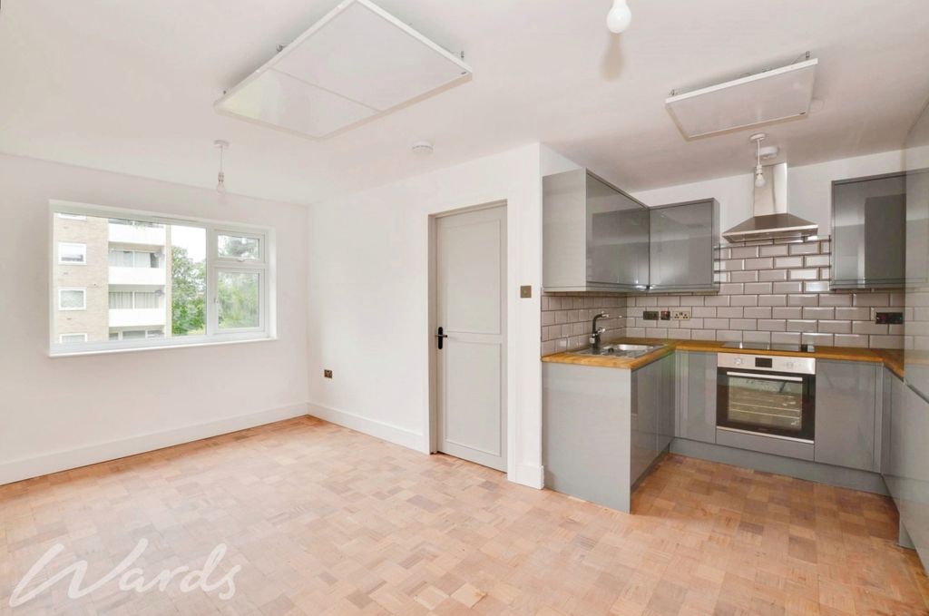 Property photo 2 of 8 Kitchen