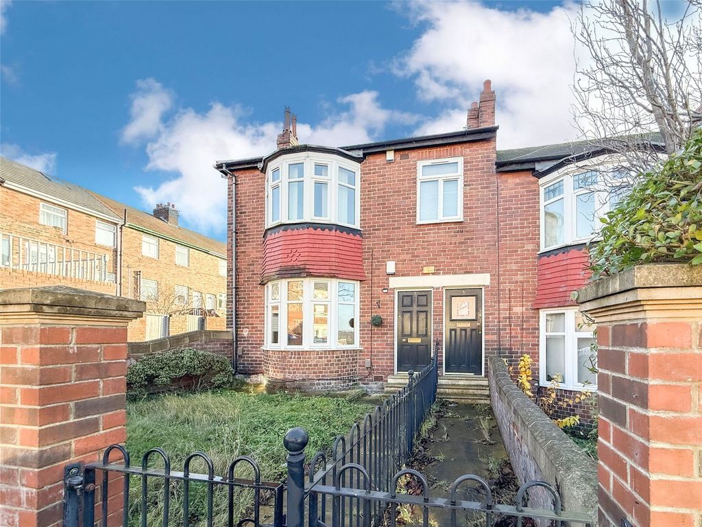 Property photo 1 of 7 External