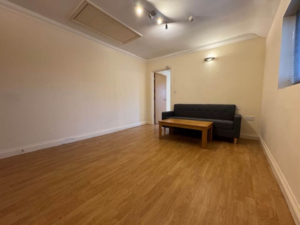 Property photo 1 of 7 Stunning One-Bedroom Flat Â€“ Richmond Road