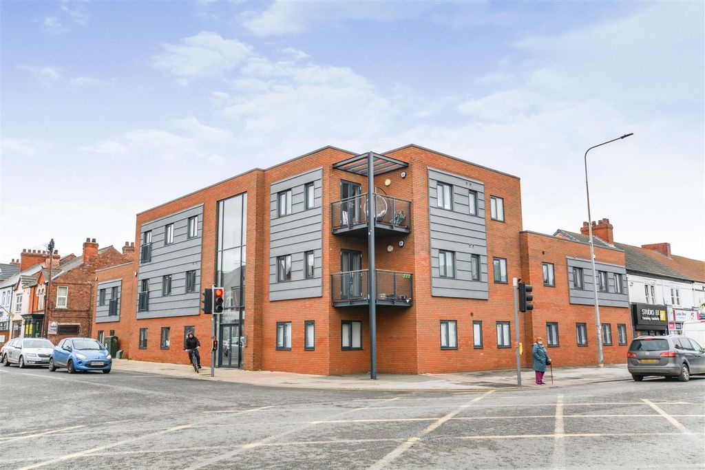 Property photo 1 of 13 Front