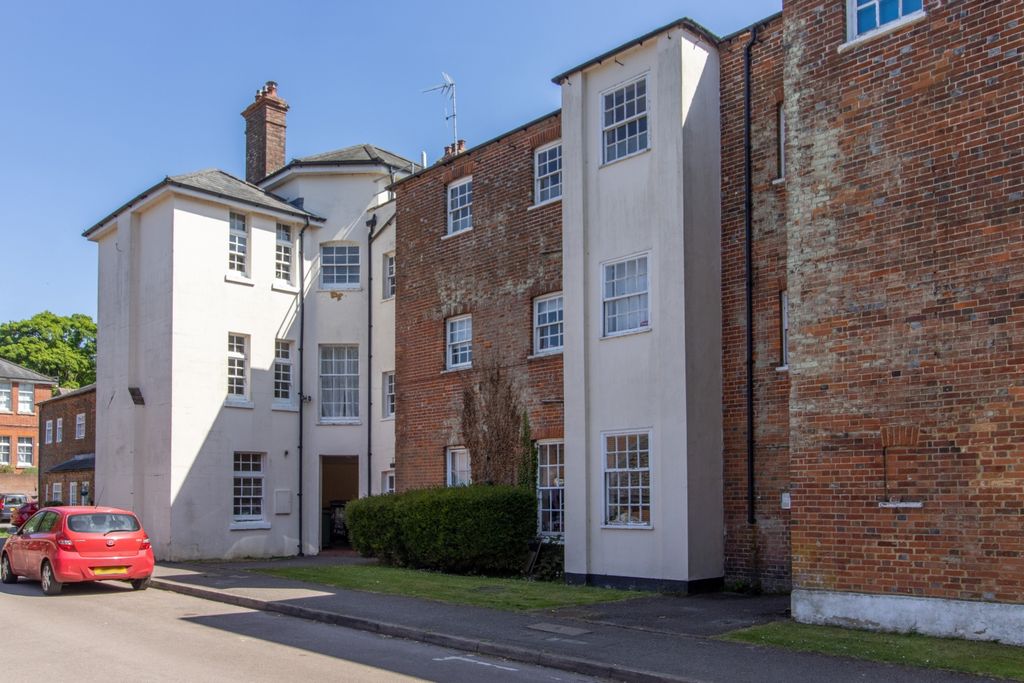 Property photo 1 of 11 Img_8423