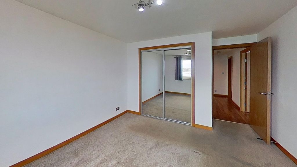 Property photo 3 of 9 Photo 3