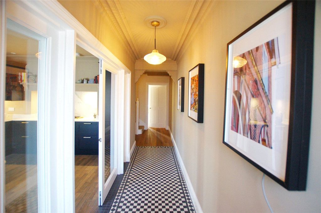 Property photo 2 of 11 Entrance