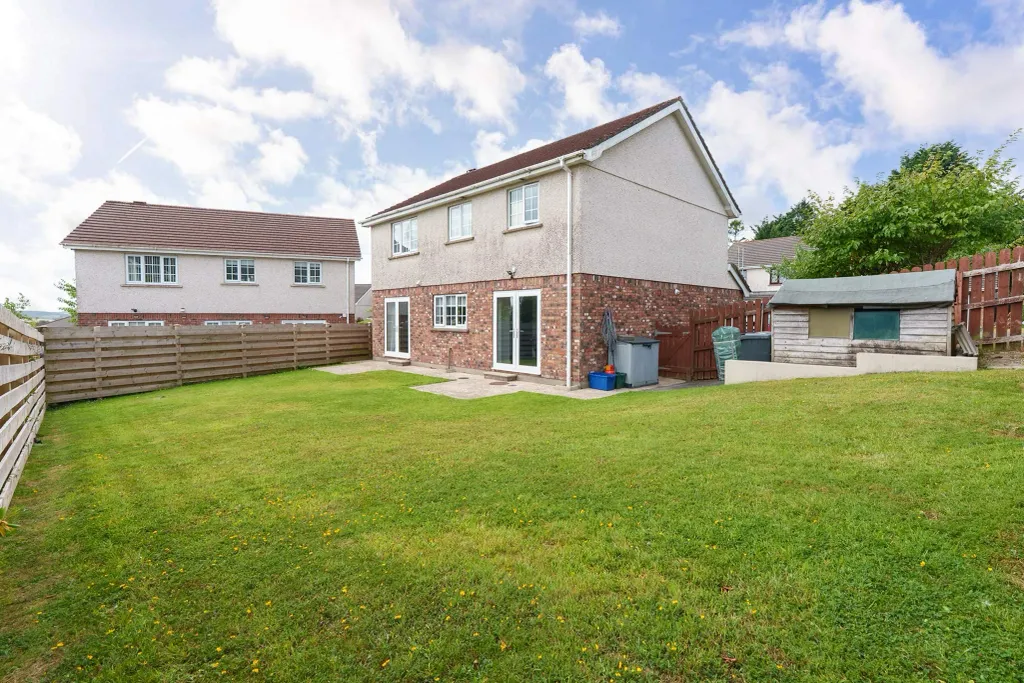 Property photo 2 of 26