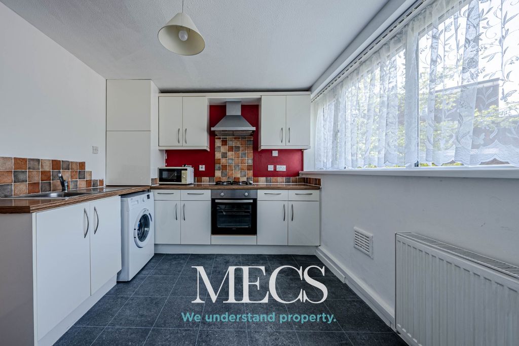 Property photo 2 of 13 3235092