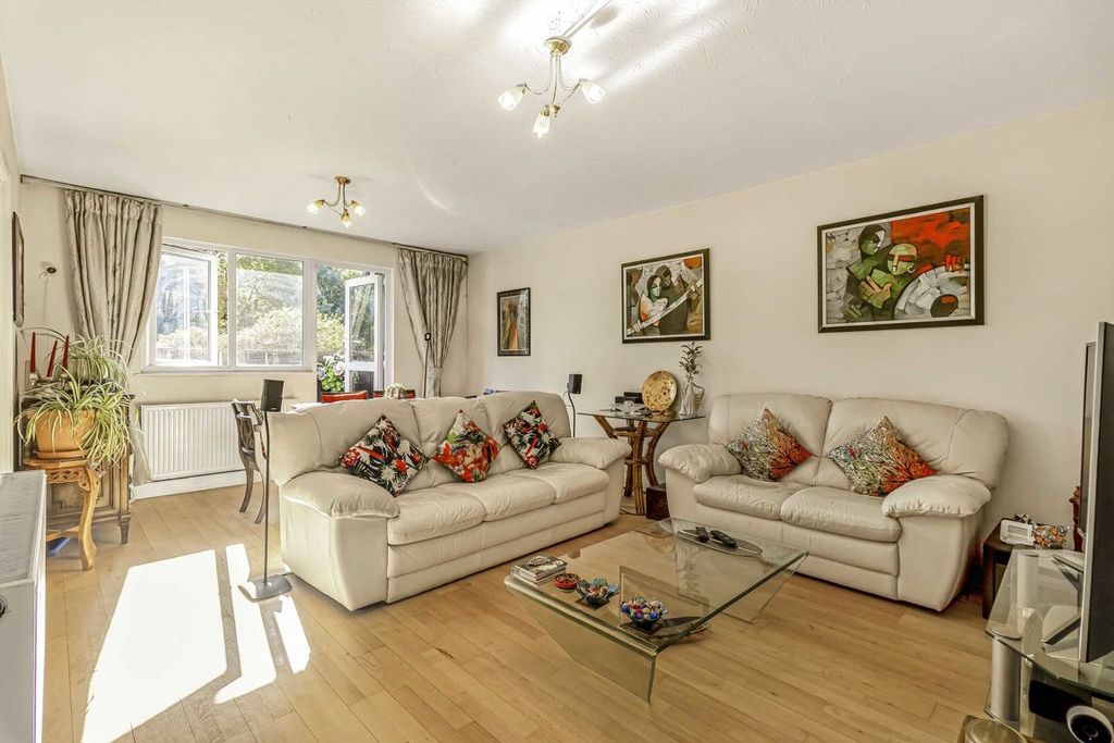 Property photo 2 of 7