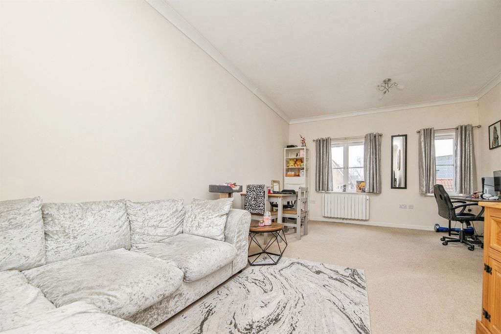 Property photo 2 of 14