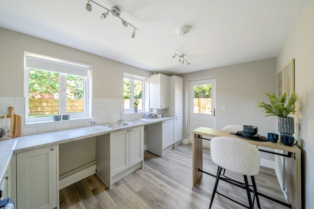 Property photo 3 of 19 Image