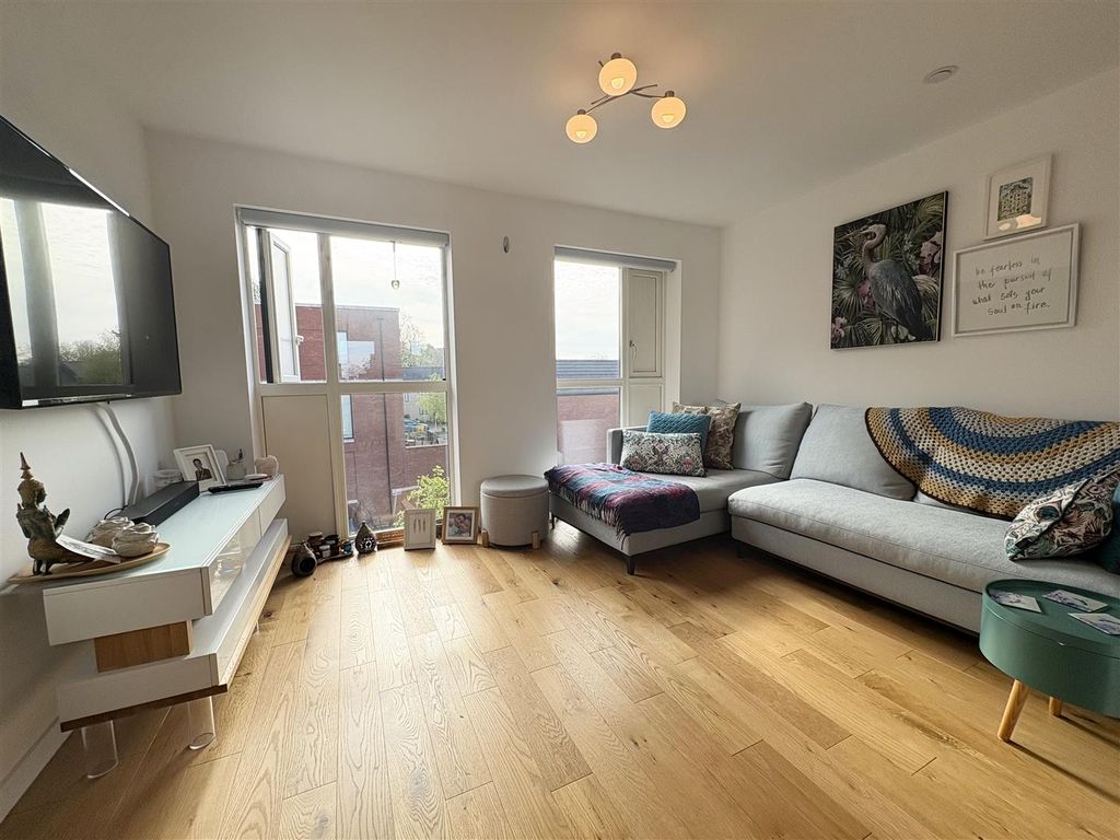 Property photo 3 of 14