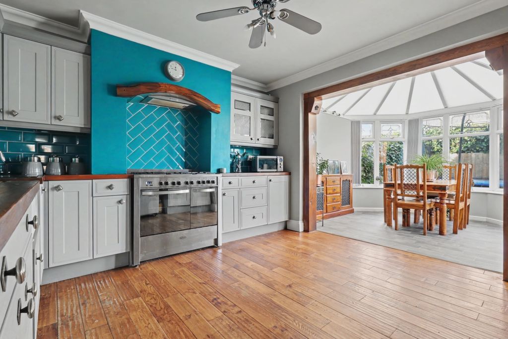 Property photo 2 of 19 2- Ryan Clarke Ewemove Pontefract