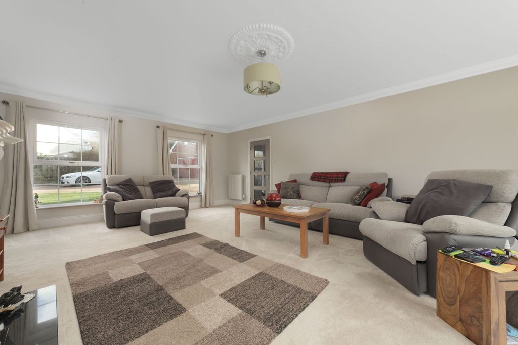 Property photo 2 of 23