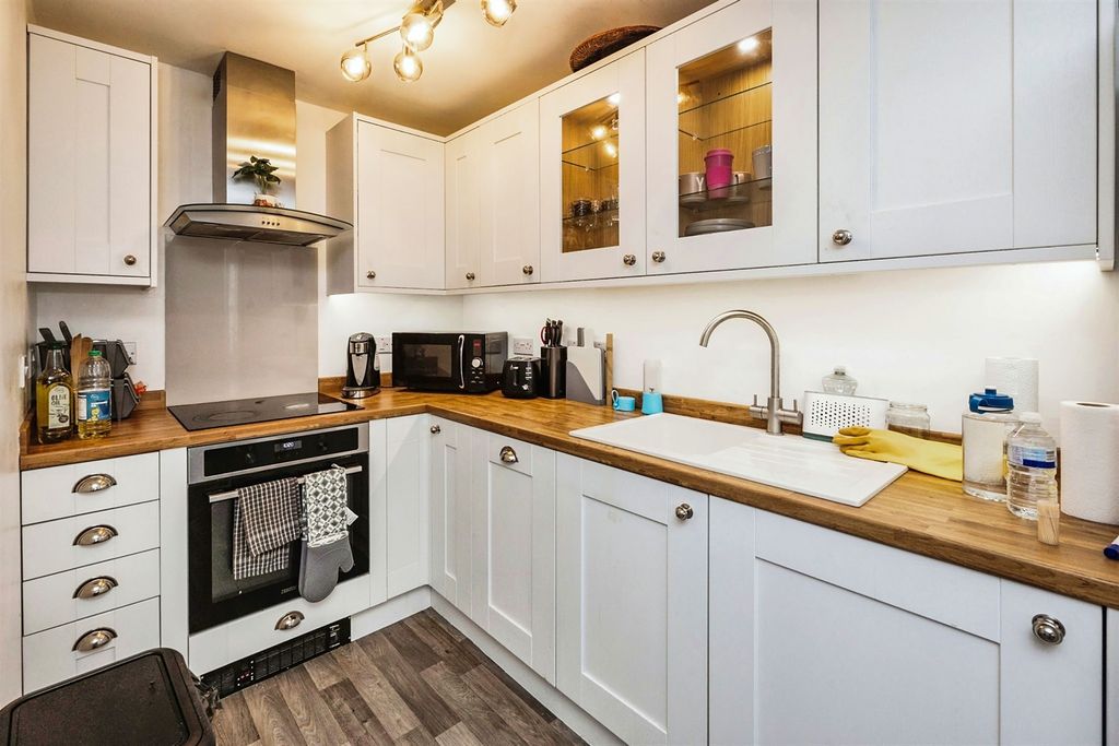 Property photo 2 of 9