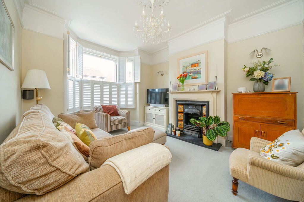 Property photo 2 of 21