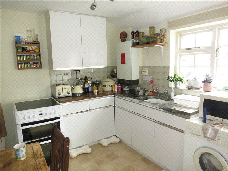 Property photo 2 of 6 Kitchen