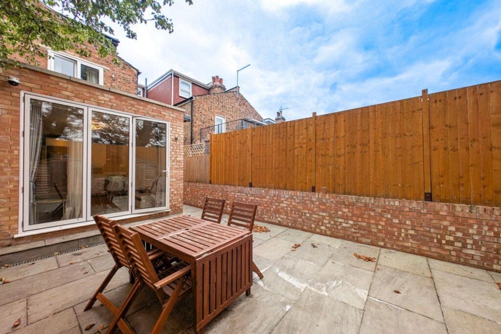 Property photo 3 of 4