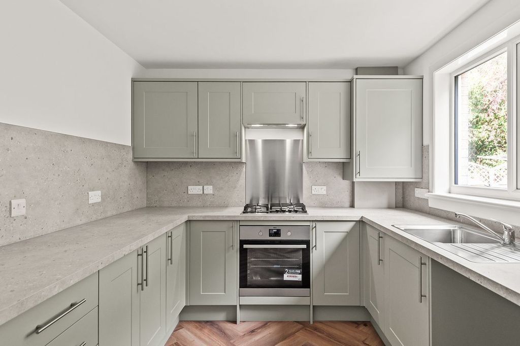 Property photo 2 of 20 3983395