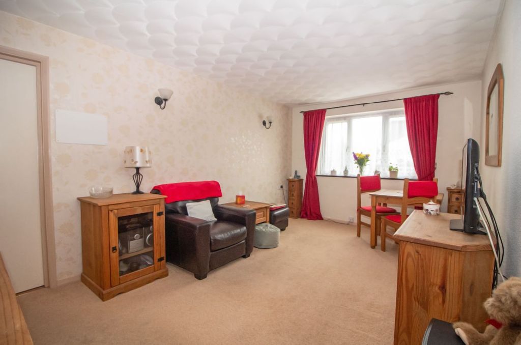 Property photo 2 of 16