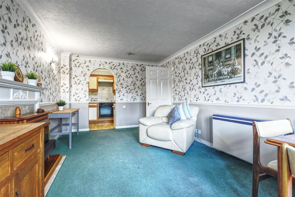 Property photo 2 of 7 947A4437Living Room2.Jpg
