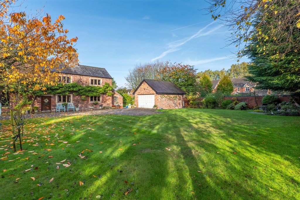 Property photo 2 of 47 Gardens