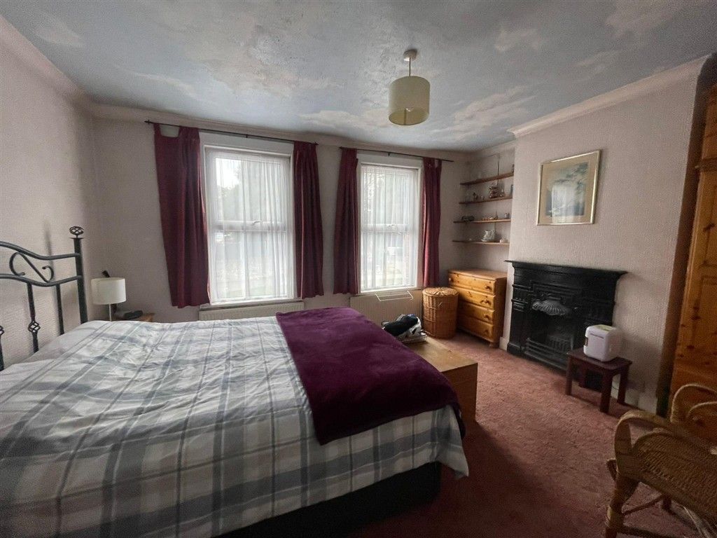 Property photo 2 of 7 Bedroom