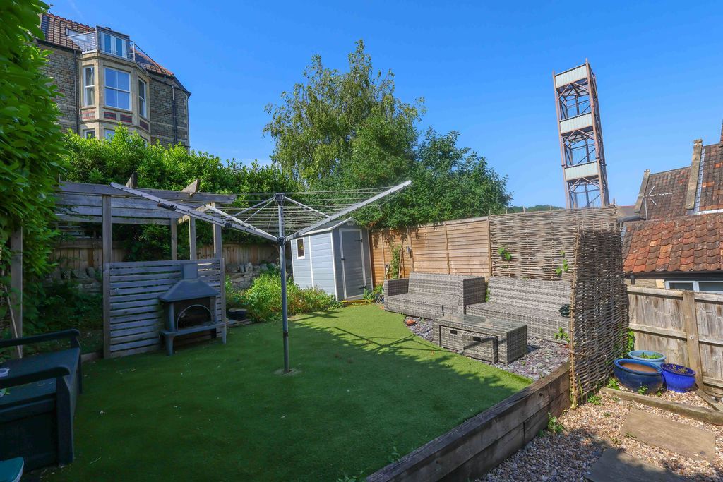 Property photo 3 of 17 Garden