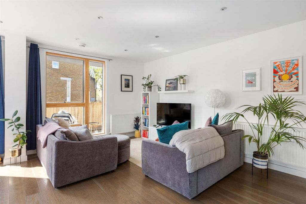 Property photo 1 of 13 386B1384-Hdr.Jpg