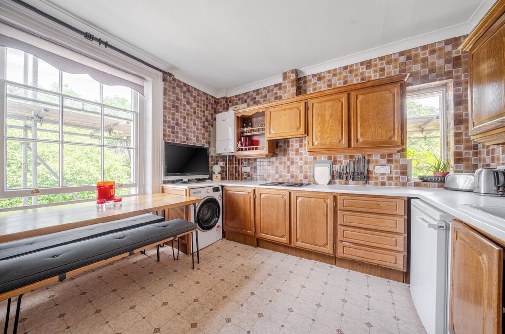 Property photo 3 of 16 1316601-24-6867F2...