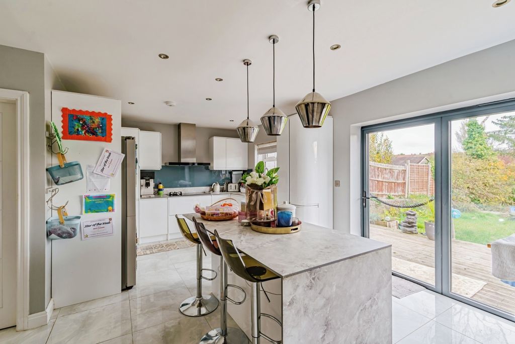 Property photo 3 of 34 Photo