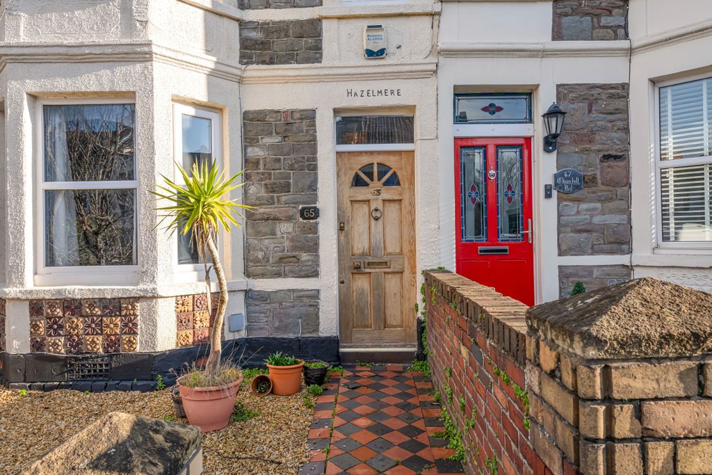 Property photo 3 of 33 Front