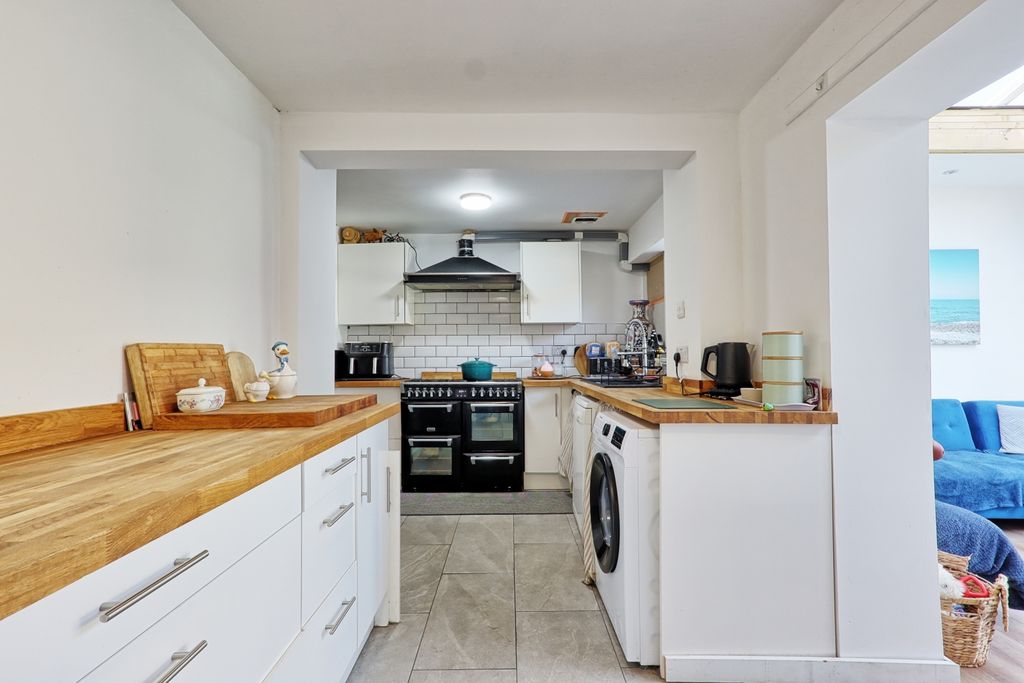 Property photo 2 of 19 Picture No. 09