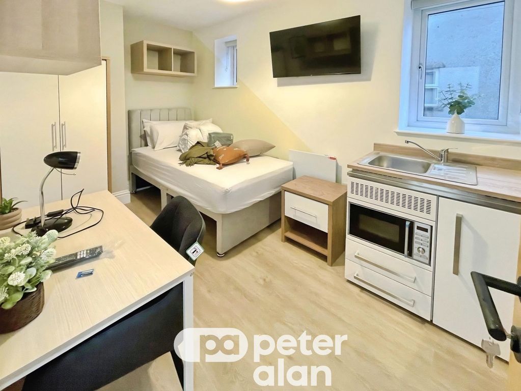 Property photo 1 of 7 Room 1