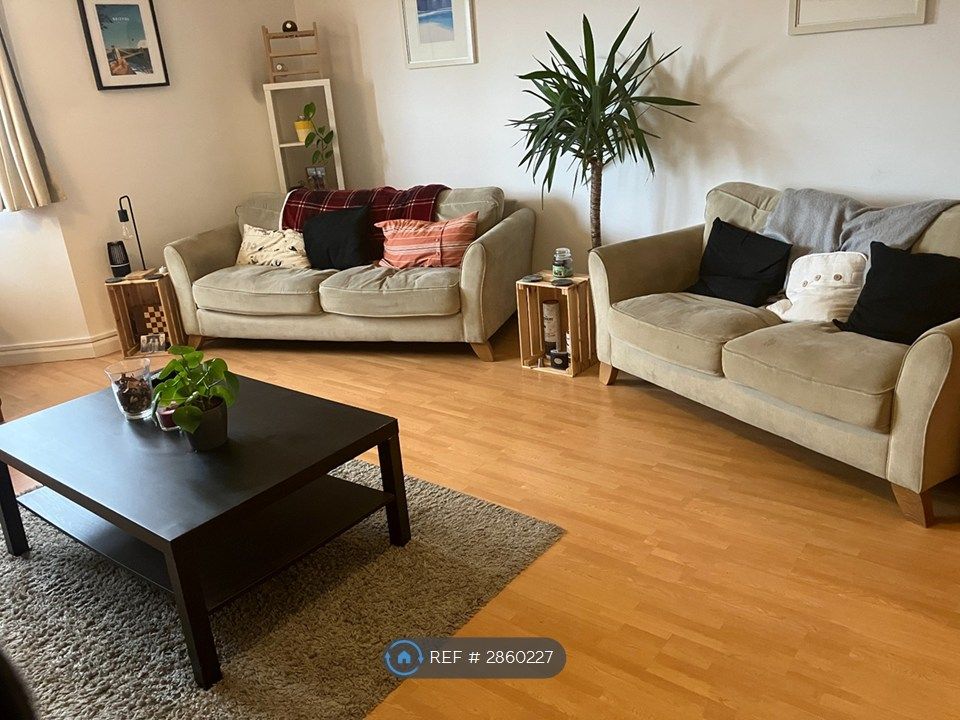 Property photo 3 of 12 Living Room (Angle 1)