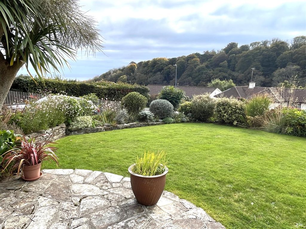 Property photo 3 of 22 Front Garden 2.Jpg