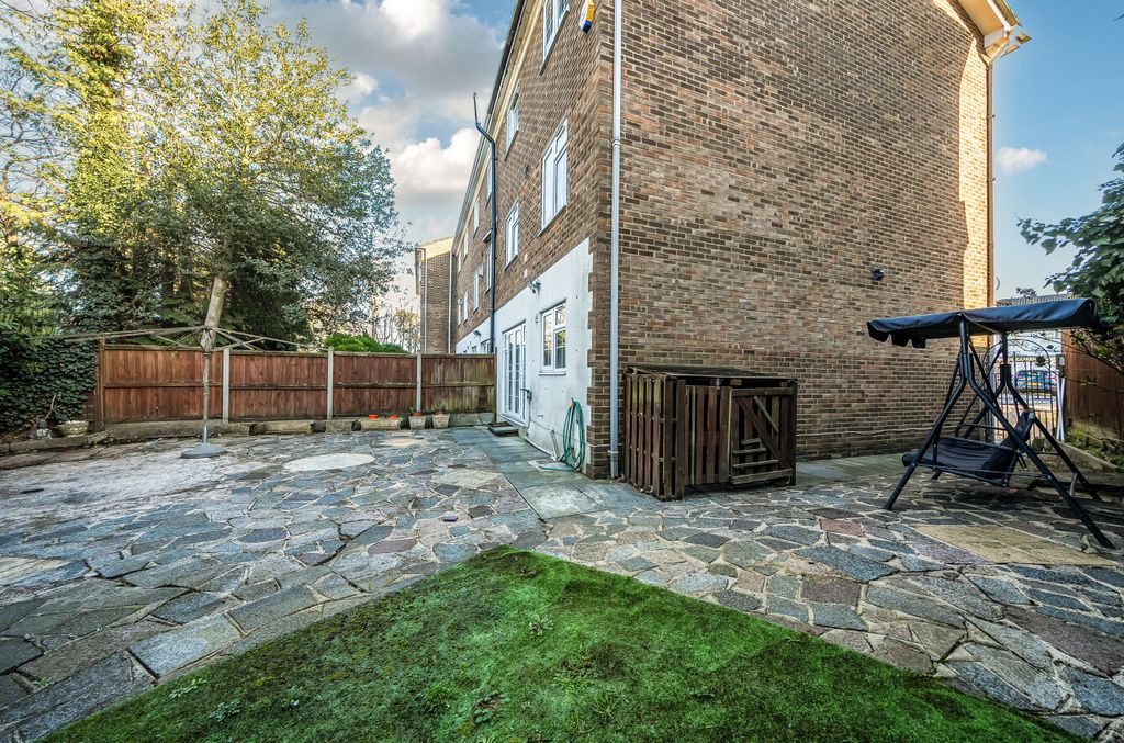 Property photo 2 of 18 1430529-13-69B9Ad...