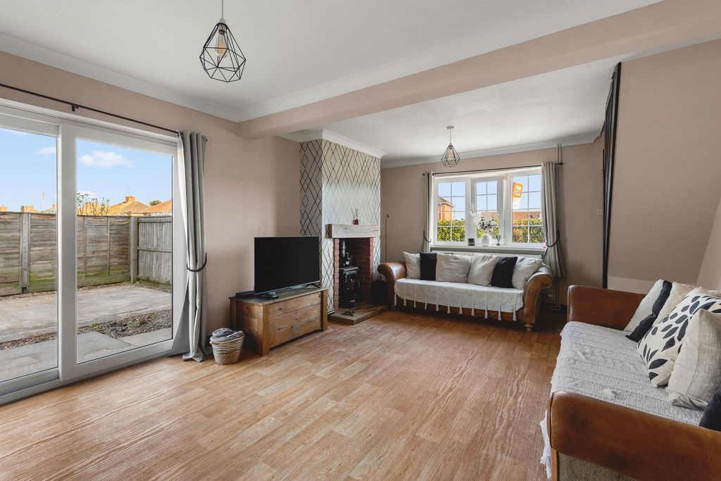 Property photo 3 of 21