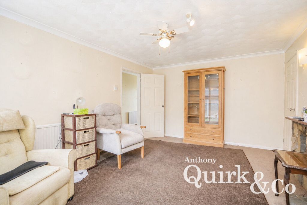 Property photo 3 of 19