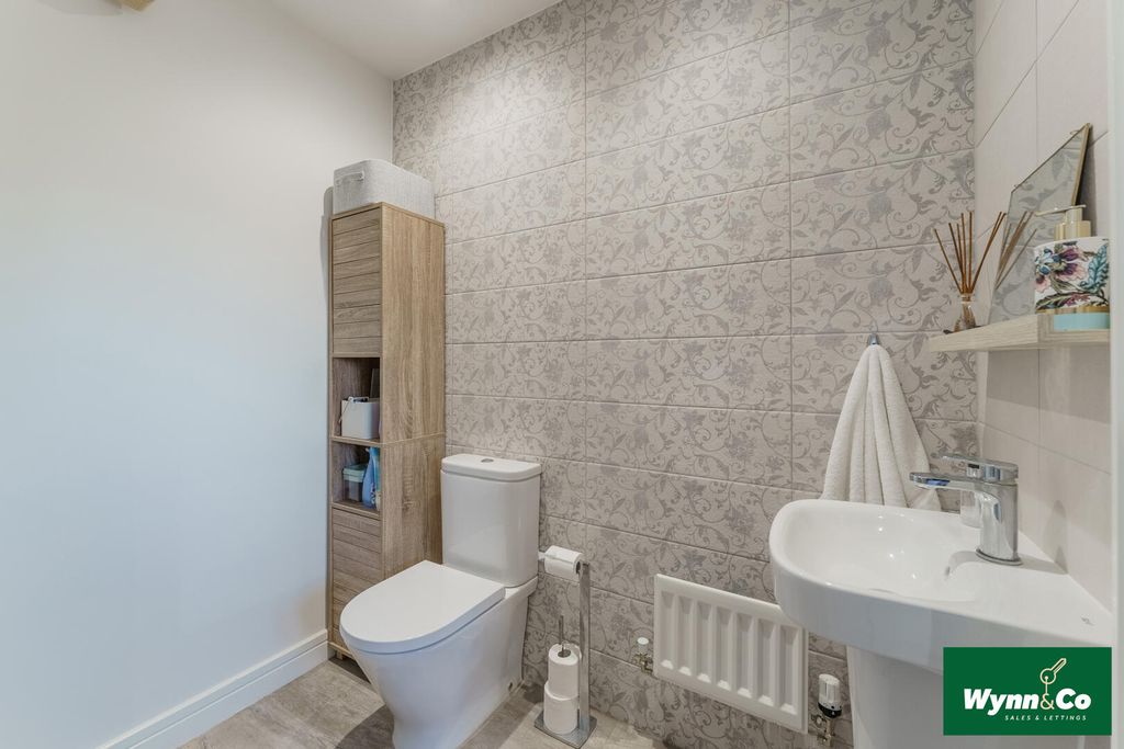 Property photo 3 of 28 WC