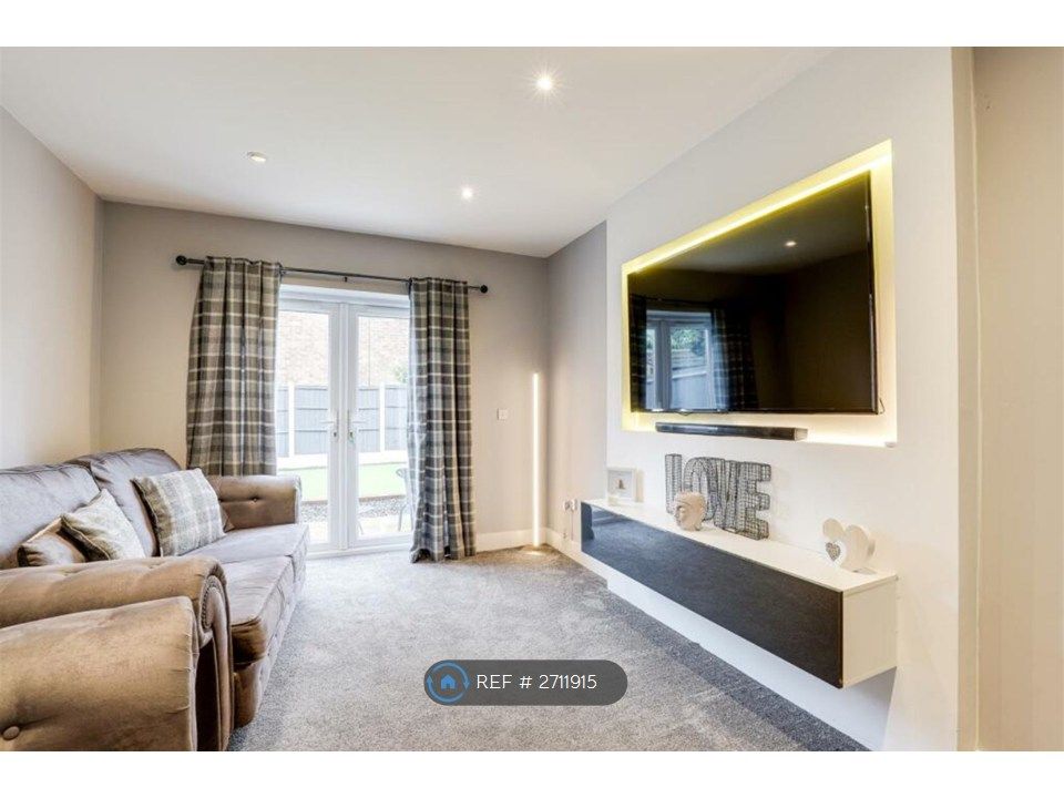 Property photo 2 of 25