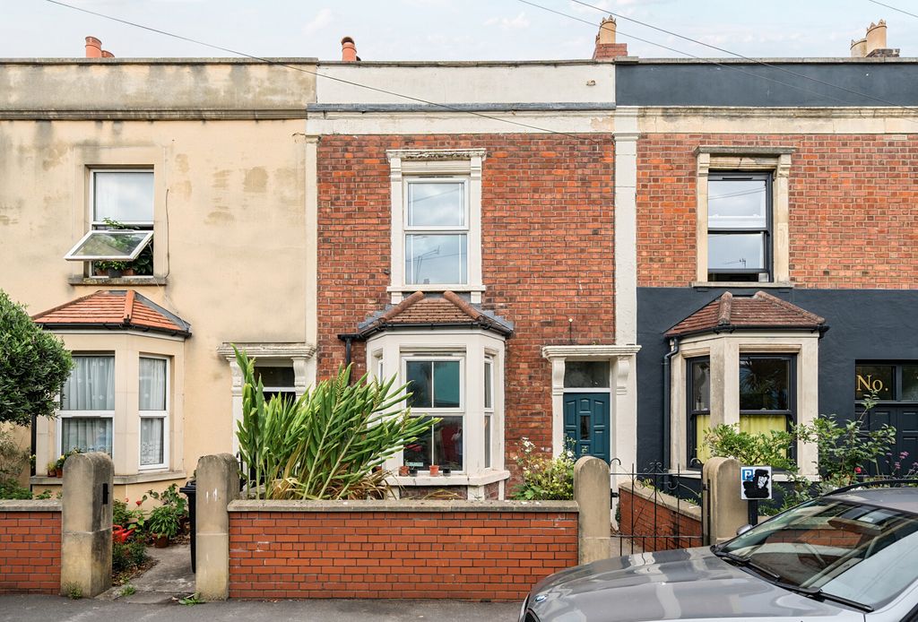 Property photo 1 of 11 1328431-2-688092c...