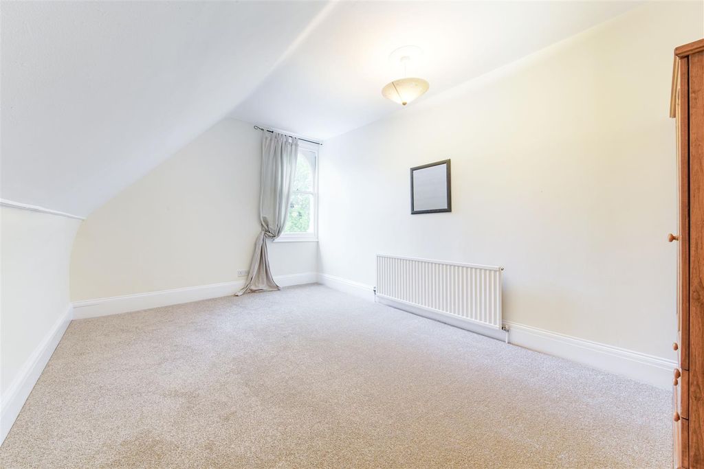 Property photo 3 of 10 Upper Tollington Park, N4-8.Jpg