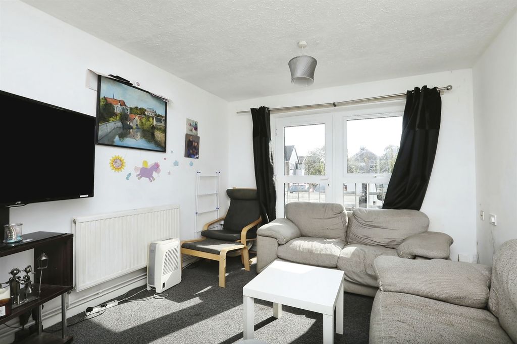 Property photo 3 of 18
