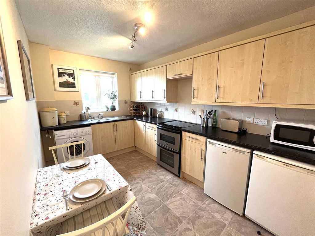 Property photo 3 of 9