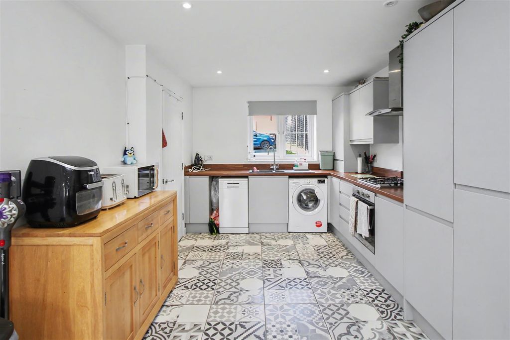 Property photo 2 of 19 Img_3974.Jpg